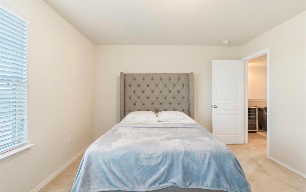 N-E-G House - Near David Wayne Hooks Airport Villa Houston Bagian luar foto