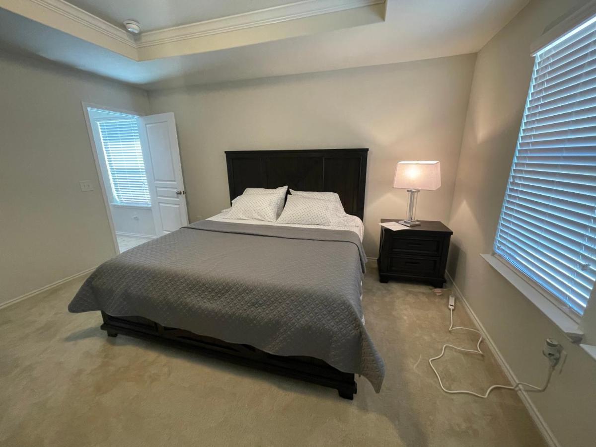 N-E-G House - Near David Wayne Hooks Airport Villa Houston Bagian luar foto