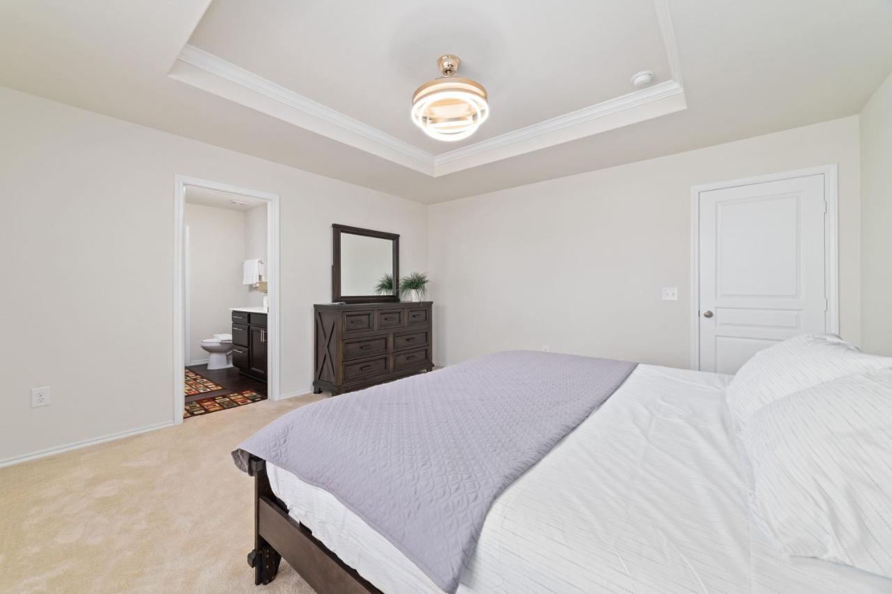 N-E-G House - Near David Wayne Hooks Airport Villa Houston Bagian luar foto